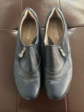 Naturalizer N5 Comfort  Navy Leather Zip Slip-On Loafers. 9.5M